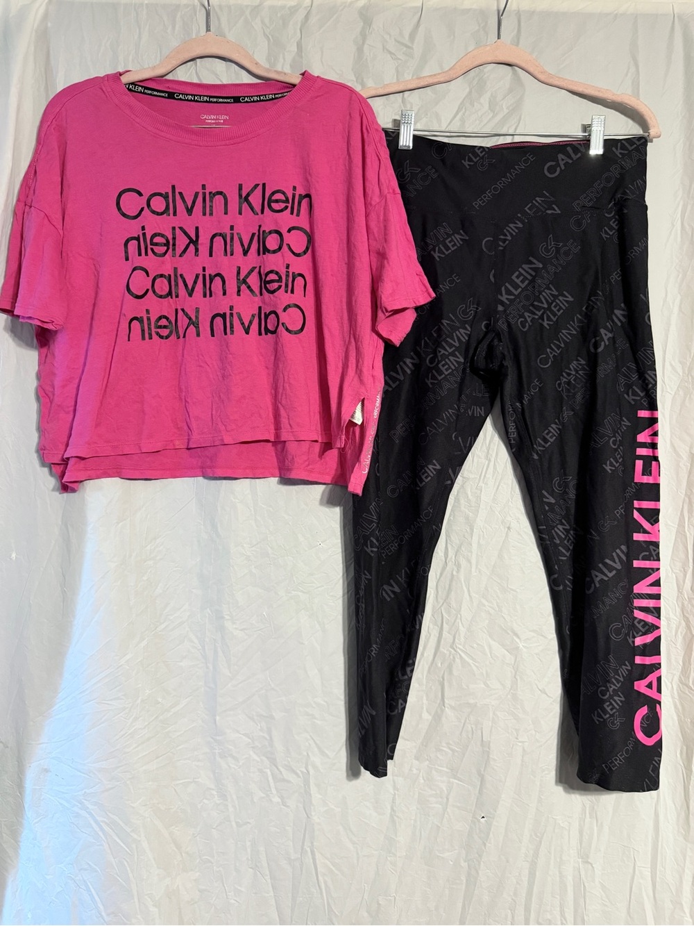Calvin Klein Performance Women’s Pink Shirt & Black Logo Leggings Set L/XL